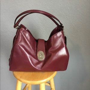 EUC Coach Carlyle Smooth Leather Shoulder Purse